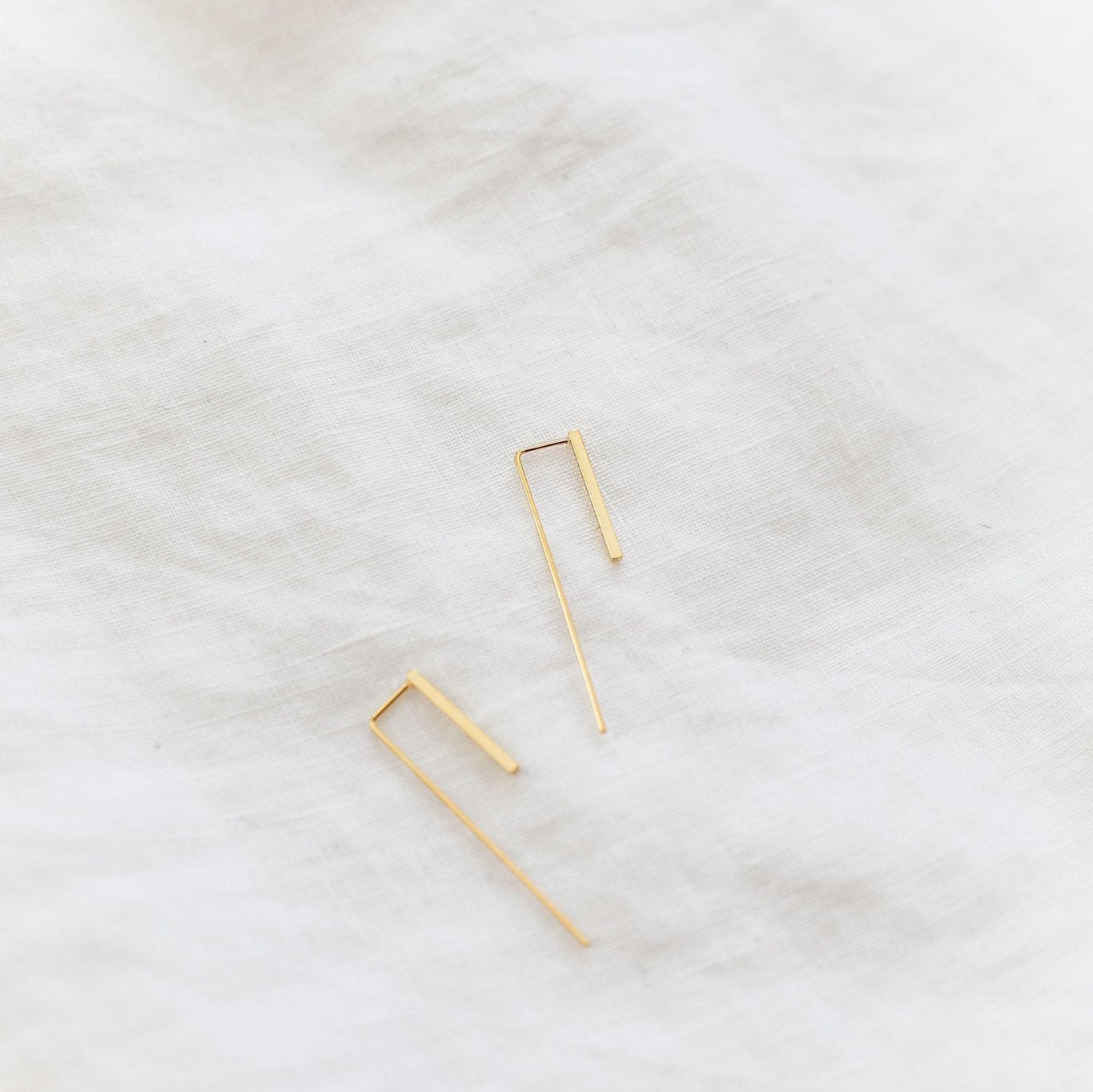 Mila Bar Earring - LLUME Jewelry