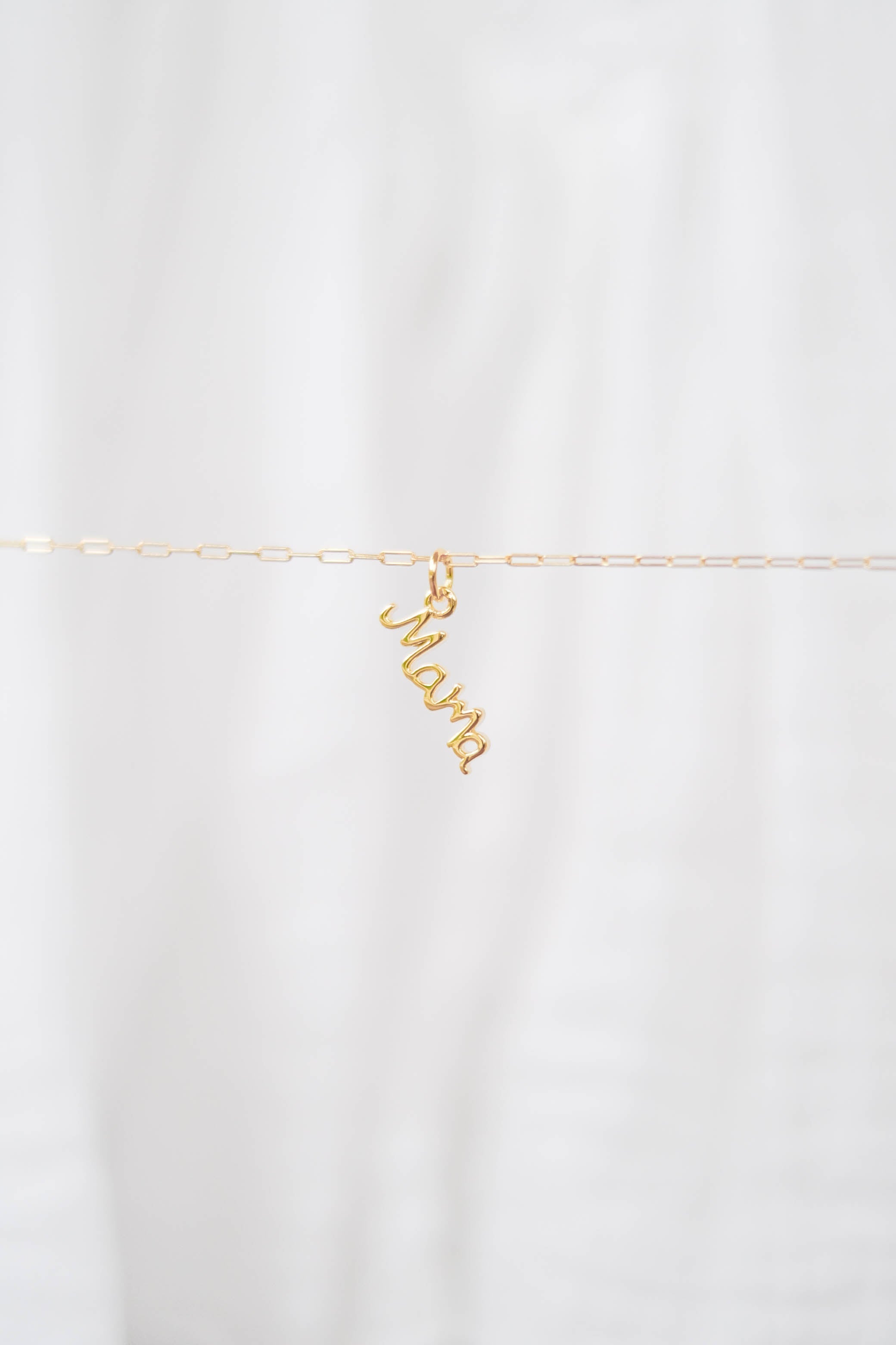 Mother’s Day Jewelry Gift Guide: Meaningful, Dainty & Long-Lasting